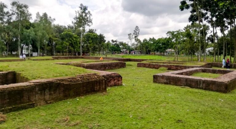 Parshuram-Palace-Bogra-770x420 (1)