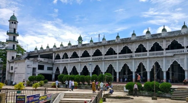 Anderkilla-Shahi-Jame-Masjid-Chittagong-770x420