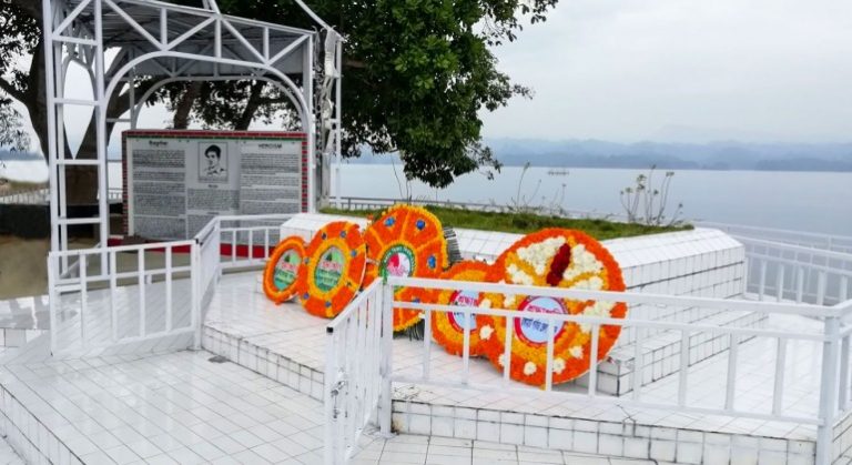 Birsrestha-Munshi-Abdur-Rauf-Monument-Rangamati-770x420