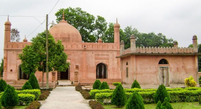 Hazrat-Shah-Niyamatullahs-Shrine-Chapainawabganj-770x420